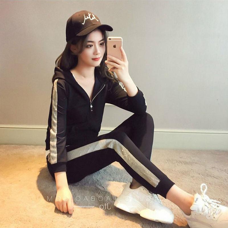 Spring and autumn new suit women' fashion plus cashmere thick sportswear girls running long-sleeved Cardigan sweater two-piece, White
Spring and autumn new suit women' fashion plus cashmere thick sportswear girls running long-sleeved Cardigan sweater two-piece, White
