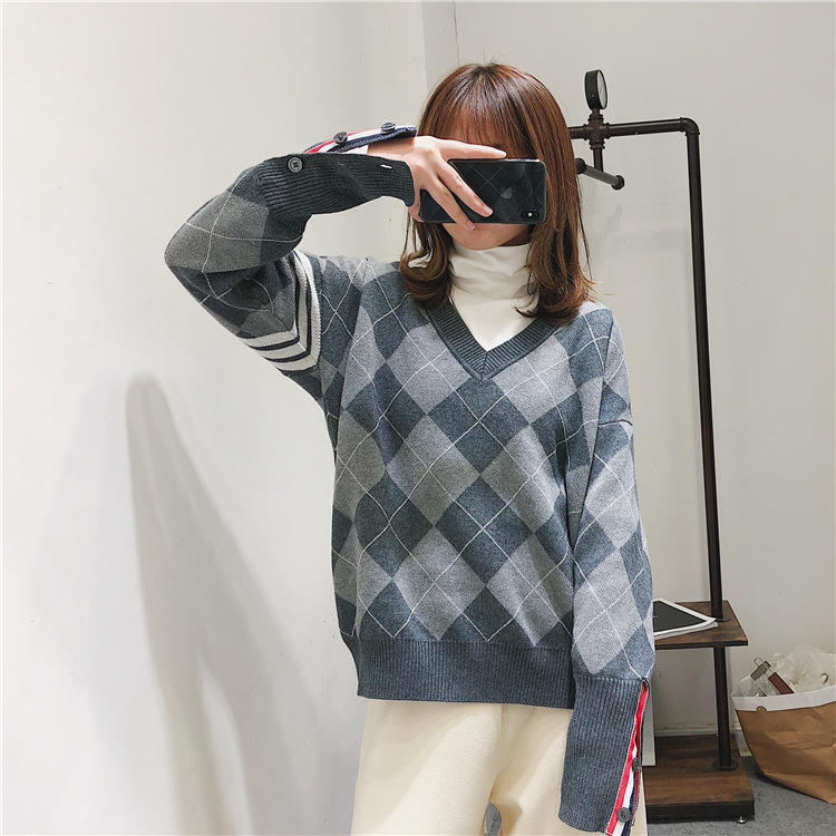 1101 Free Shipping 2020 Autumn Brand Same Style Regular Long Sleeve V Neck Gray Top Pullover Kint Sweater Women Clothes FANG
1101 Free Shipping 2020 Autumn Brand Same Style Regular Long Sleeve V Neck Gray Top Pullover Kint Sweater Women Clothes FANG