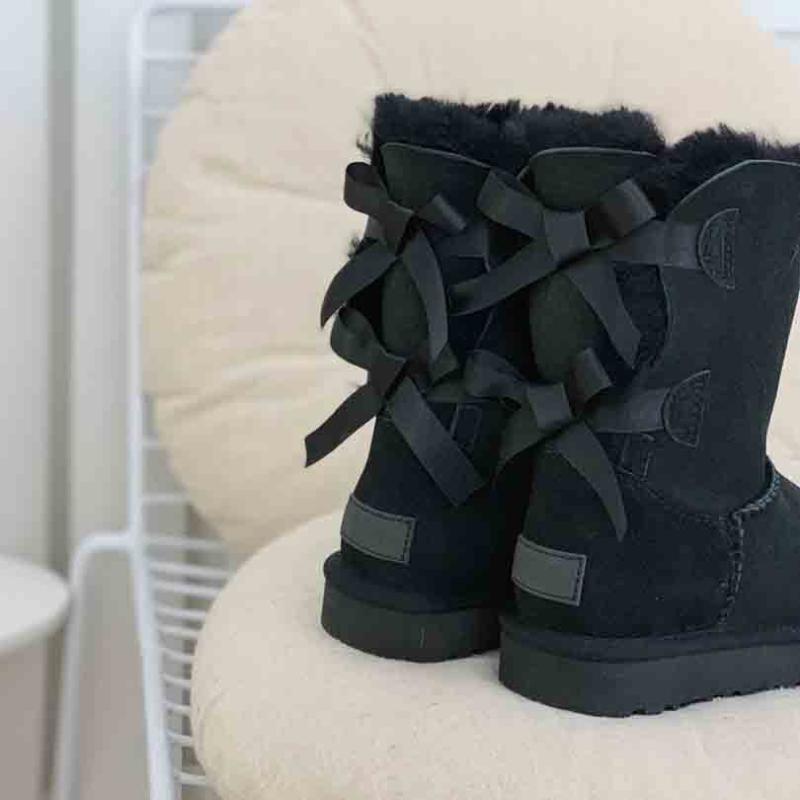 Girls Genuine Leather Snow Boots with Sheep Fur Fashion Kids Sheepskin Boot Lace Up Children SKi Wear Shooes Ship by BOX, Black
Girls Genuine Leather Snow Boots with Sheep Fur Fashion Kids Sheepskin Boot Lace Up Children SKi Wear Shooes Ship by BOX, Black