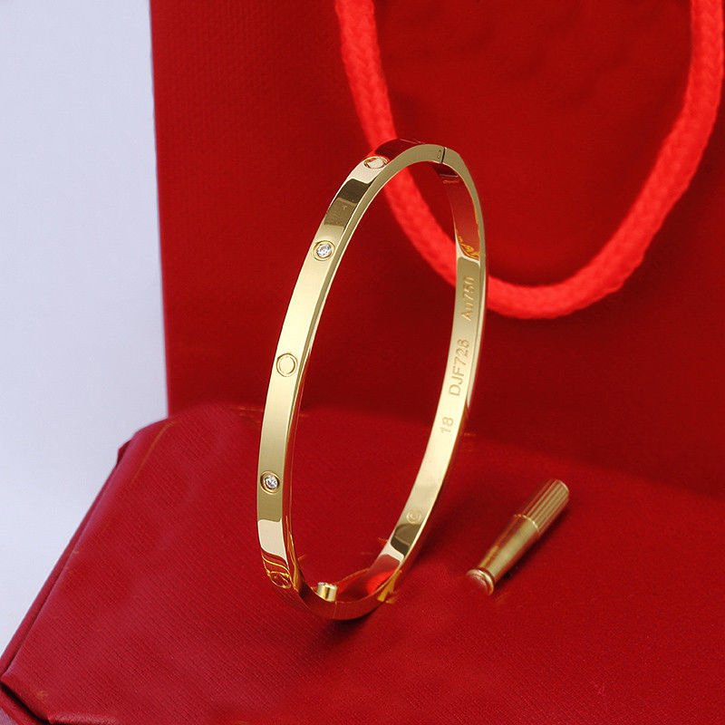 Designer Bracelet Diamond Bracelets Women Gold Love Bangle Cuff Screw Cartis Wedding Couple Gift Fashion Luxury Jewelry346K
Designer Bracelet Diamond Bracelets Women Gold Love Bangle Cuff Screw Cartis Wedding Couple Gift Fashion Luxury Jewelry346K