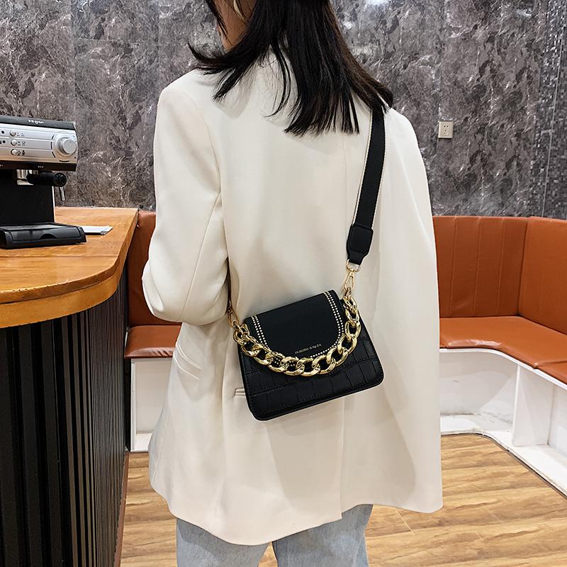 Fashion New shoulder bag ladies casual simple messenger bag chain handbag pure color mobile phone lady pack, Black
Fashion New shoulder bag ladies casual simple messenger bag chain handbag pure color mobile phone lady pack, Black