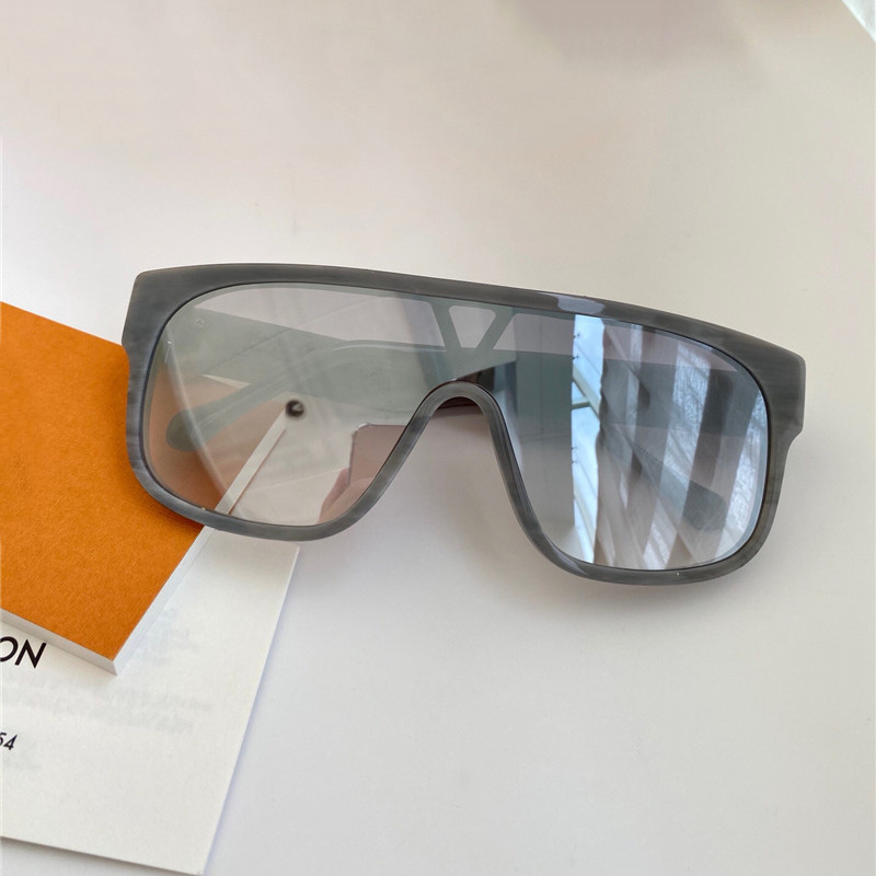 1258 New Fashion Sunglasses With UV Protection for men and Women Vintage square Frame One-piece lens popular Top Quality Come With
1258 New Fashion Sunglasses With UV Protection for men and Women Vintage square Frame One-piece lens popular Top Quality Come With
