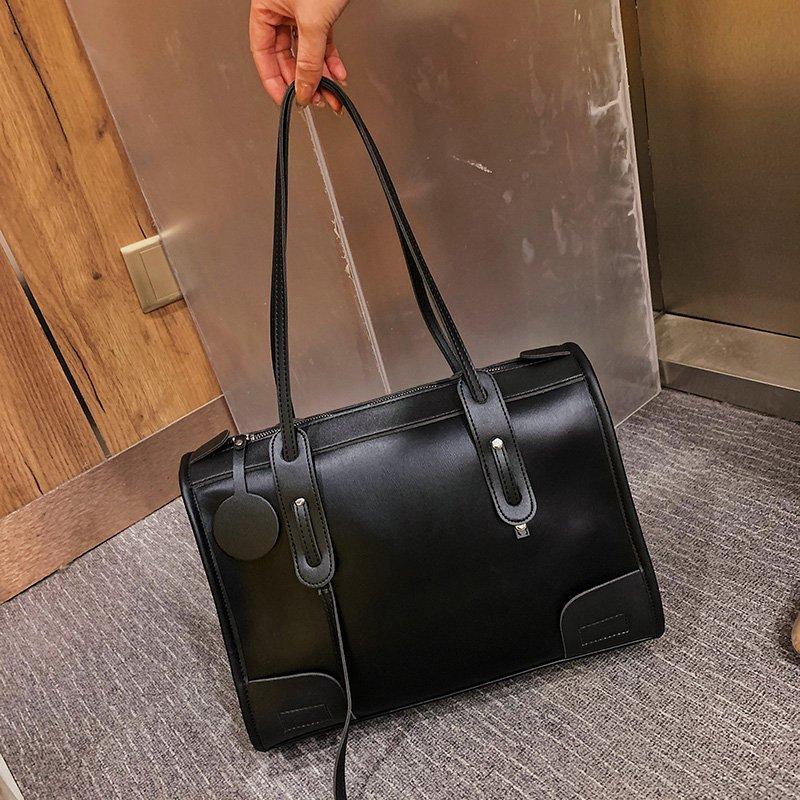 Luxury Women's Casual Tote High Quality Leather Shoulder Bags for Women Large Capacity Handbag Designer Tote Bag Shopping Bag, Black tote bag
Luxury Women's Casual Tote High Quality Leather Shoulder Bags for Women Large Capacity Handbag Designer Tote Bag Shopping Bag, Black tote bag