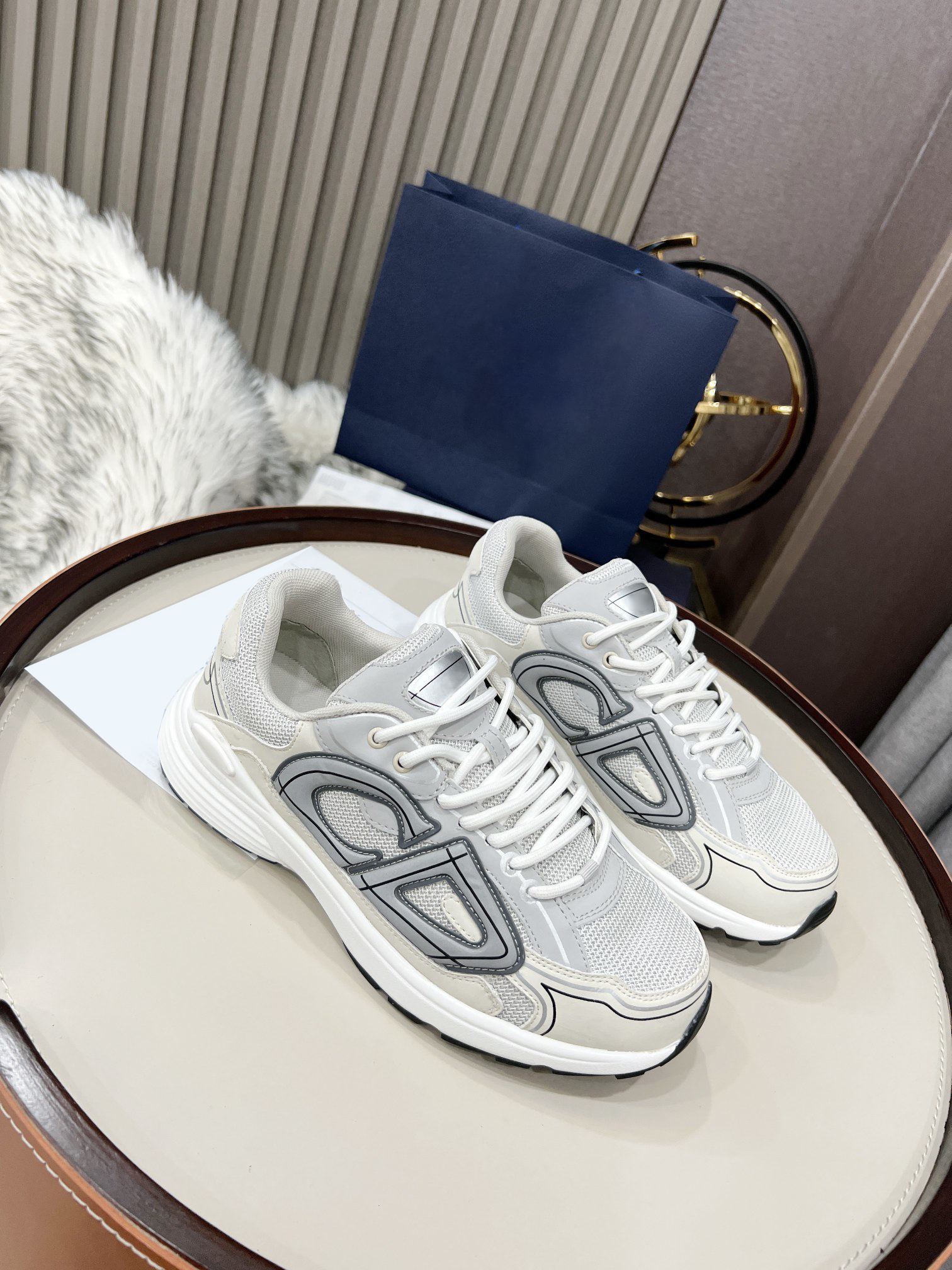 2022 New Style Couples Luxury Designer Casual Shoes B30 Athletic Shoes Fashion Comfortable Versatile Anti-slip Size 35-45, Photo color
2022 New Style Couples Luxury Designer Casual Shoes B30 Athletic Shoes Fashion Comfortable Versatile Anti-slip Size 35-45, Photo color