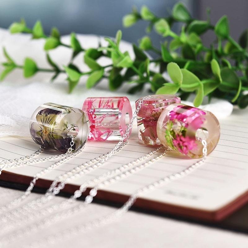 Pendant Necklaces Charms Choker Resin Necklace Real Dried Flowers Statement Jewelry For Women Gift Silver Color Chain
Pendant Necklaces Charms Choker Resin Necklace Real Dried Flowers Statement Jewelry For Women Gift Silver Color Chain