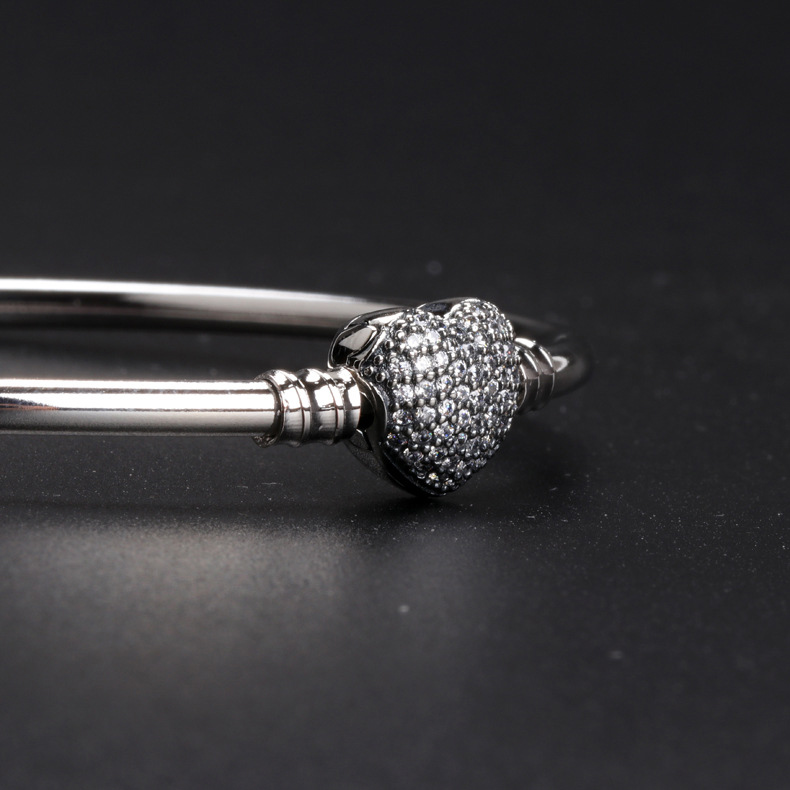 Heart shaped CZ Pave Clasp Bangle Bracelet sets Original Box for Pandora 925 Sterling Silver Charm Bracelets Women Gift Jewelry
Heart shaped CZ Pave Clasp Bangle Bracelet sets Original Box for Pandora 925 Sterling Silver Charm Bracelets Women Gift Jewelry