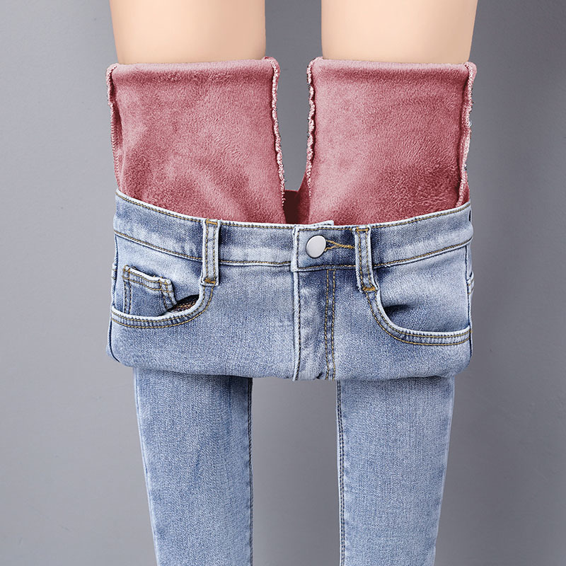 Hot brim for woman plus size light solid blue fleeces thick pencil pants with velvet denim, L-blue white velvet.
Hot brim for woman plus size light solid blue fleeces thick pencil pants with velvet denim, L-blue white velvet.