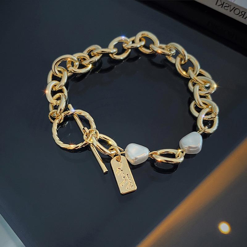 LOVOACC Retro Head Portrait Coin Charm Bracelets for Women Mujer Chunky Hollow Link Chain Pearl Toggle Clasp Circle Bracelets
LOVOACC Retro Head Portrait Coin Charm Bracelets for Women Mujer Chunky Hollow Link Chain Pearl Toggle Clasp Circle Bracelets