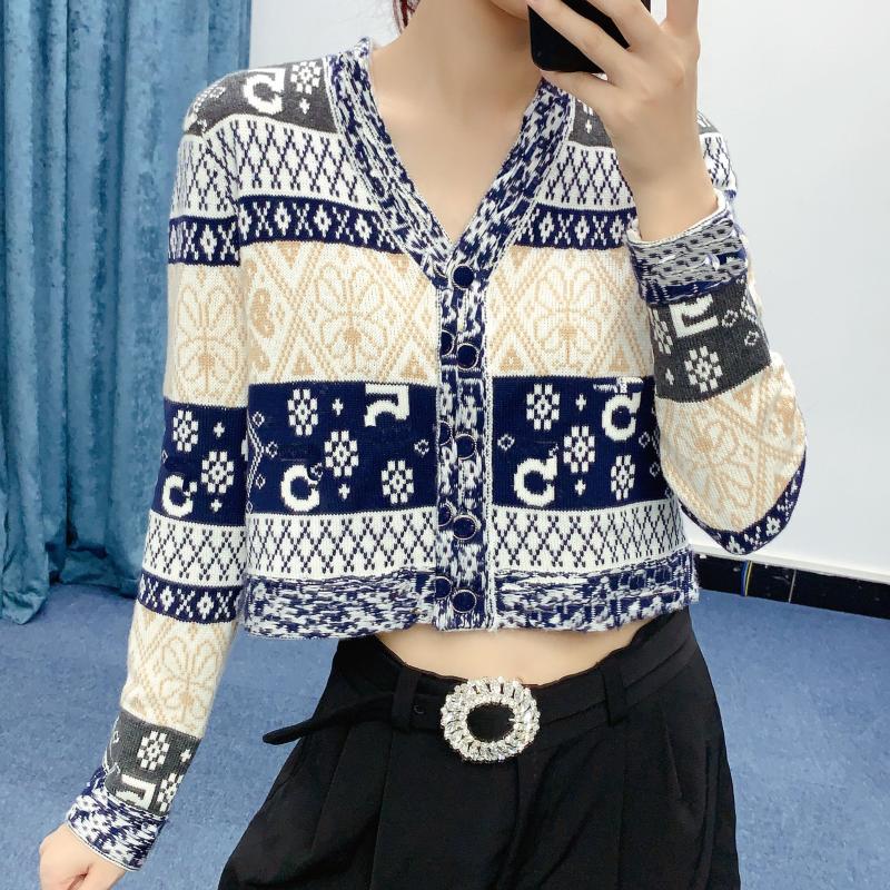SuperAen Autumn and Winter 2020 Digital Jacquard Retro Contrast Print V-neck All Match Wool Short Cardigan Jacket Sweater Women, Picture color
SuperAen Autumn and Winter 2020 Digital Jacquard Retro Contrast Print V-neck All Match Wool Short Cardigan Jacket Sweater Women, Picture color