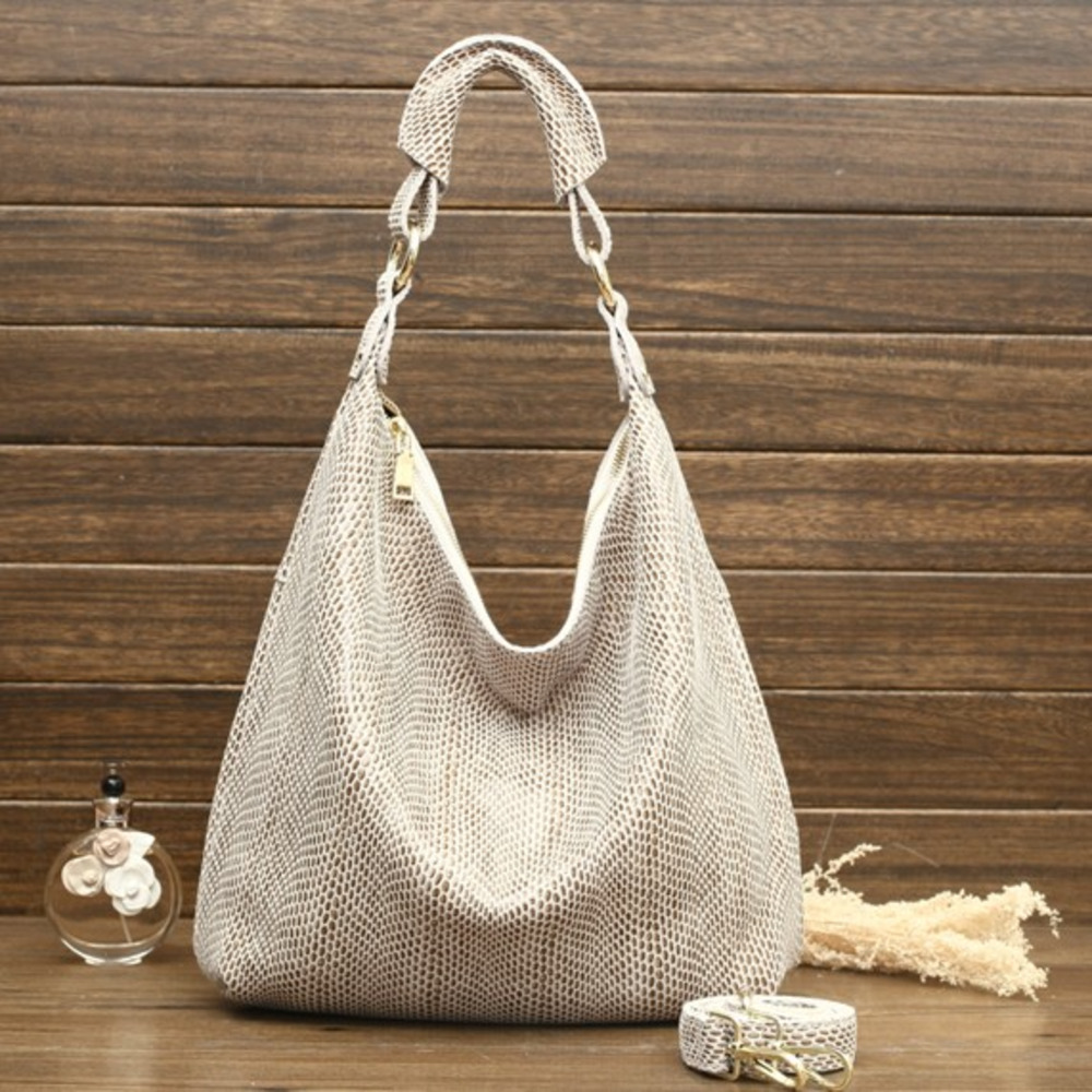Arliwwi 100% Genuine Leather Shiny Serpentine Shoulder Bags Big Casual Soft Real Snake Embossed Skin Big Bag Handbags Women Gb02 C1223, Beige
Arliwwi 100% Genuine Leather Shiny Serpentine Shoulder Bags Big Casual Soft Real Snake Embossed Skin Big Bag Handbags Women Gb02 C1223, Beige