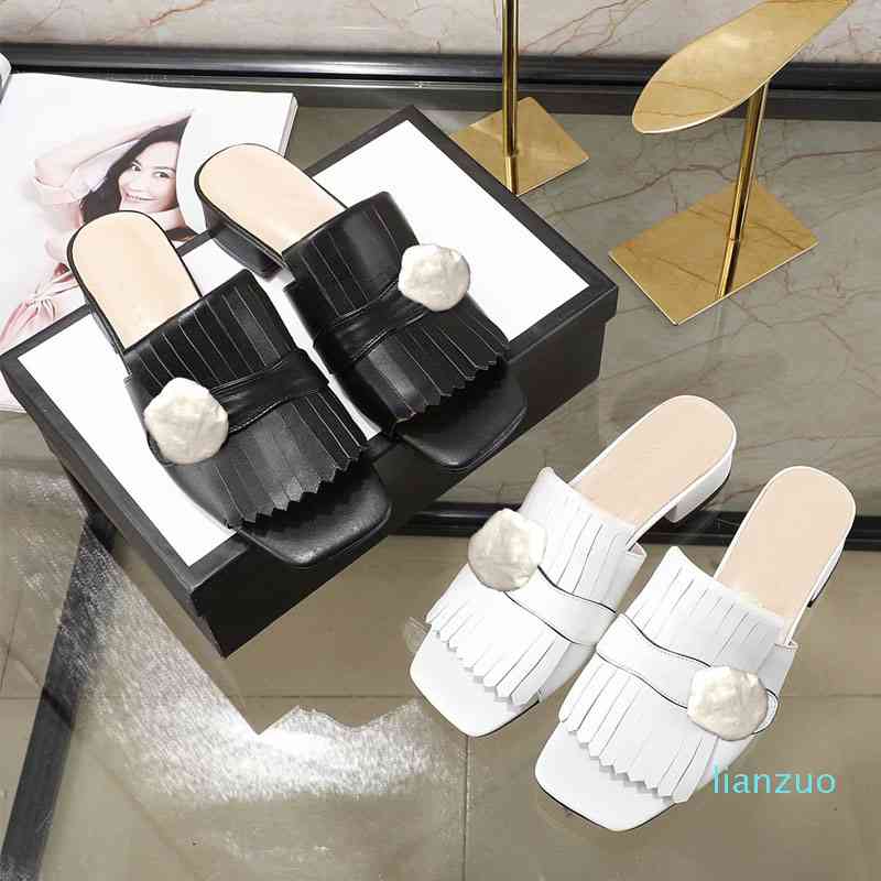 Summer Beach slippers fashion Designer women Lazy Low heeled mens sandals flip flops leather Letters lady Cartoon luxury Metal Ladies slipper, Red +letter
Summer Beach slippers fashion Designer women Lazy Low heeled mens sandals flip flops leather Letters lady Cartoon luxury Metal Ladies slipper, Red +letter