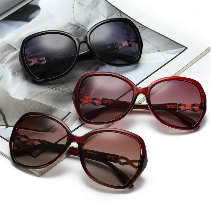 2020 Sunglasses Women Vintage Women Sunglasses Shield Girl Sun Glasses Oversized Sexy Woman Fashion Shades for1
2020 Sunglasses Women Vintage Women Sunglasses Shield Girl Sun Glasses Oversized Sexy Woman Fashion Shades for1