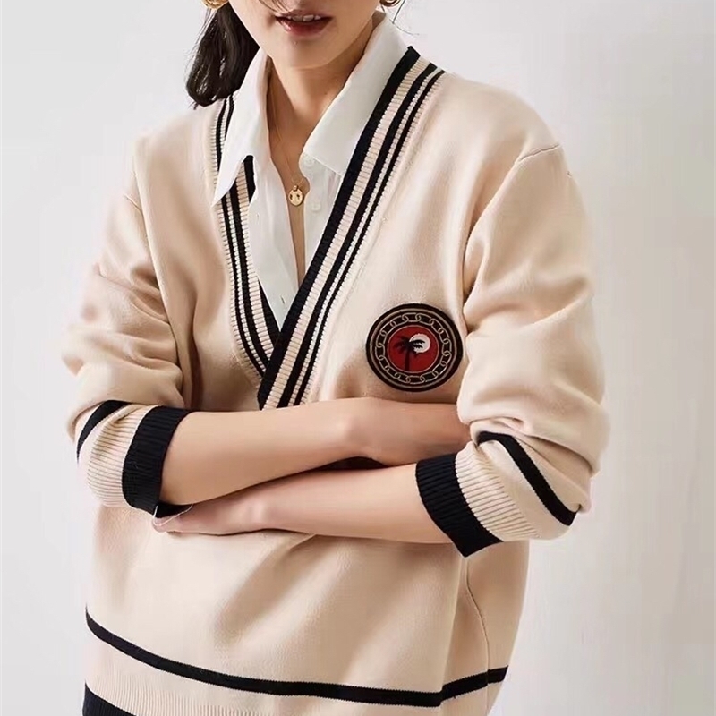 Spring and Summer New WOMEN'S College Style Palm Trees Embellishment V-neck Stripes Knitted sweater 201017, Beige
Spring and Summer New WOMEN'S College Style Palm Trees Embellishment V-neck Stripes Knitted sweater 201017, Beige