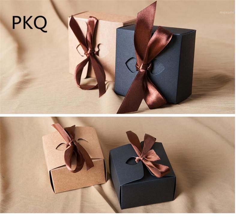 8*8*5cm Vintage Kraft Paper Small Gift Box With Ribbon Wedding Candy Box Black paper for cookies1
8*8*5cm Vintage Kraft Paper Small Gift Box With Ribbon Wedding Candy Box Black paper for cookies1