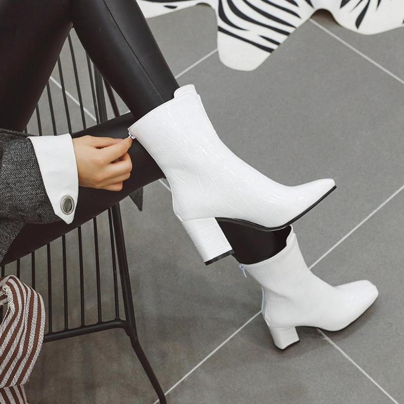 Women Fahsion Square Toe Ankle Boots Thick High Heels Side Zipper Autumn Winter Shoes Woman 2020 Boots Plus Size 43 Black White
Women Fahsion Square Toe Ankle Boots Thick High Heels Side Zipper Autumn Winter Shoes Woman 2020 Boots Plus Size 43 Black White