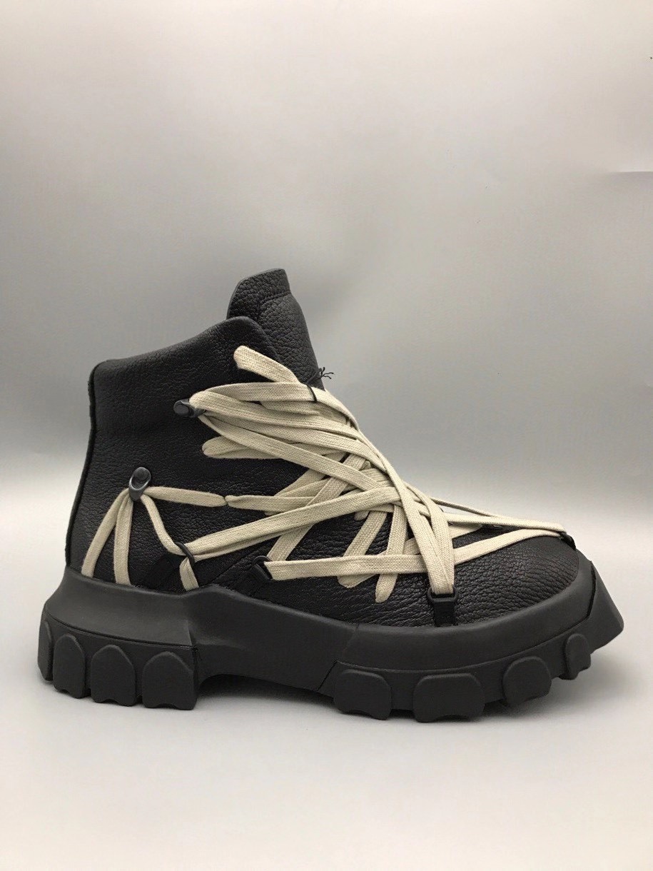 20ss High Top exclusive New season cowhide TPU Sole cross strap lace Up Trainer Boots unisex thick sole platform genuine leather Boots
20ss High Top exclusive New season cowhide TPU Sole cross strap lace Up Trainer Boots unisex thick sole platform genuine leather Boots