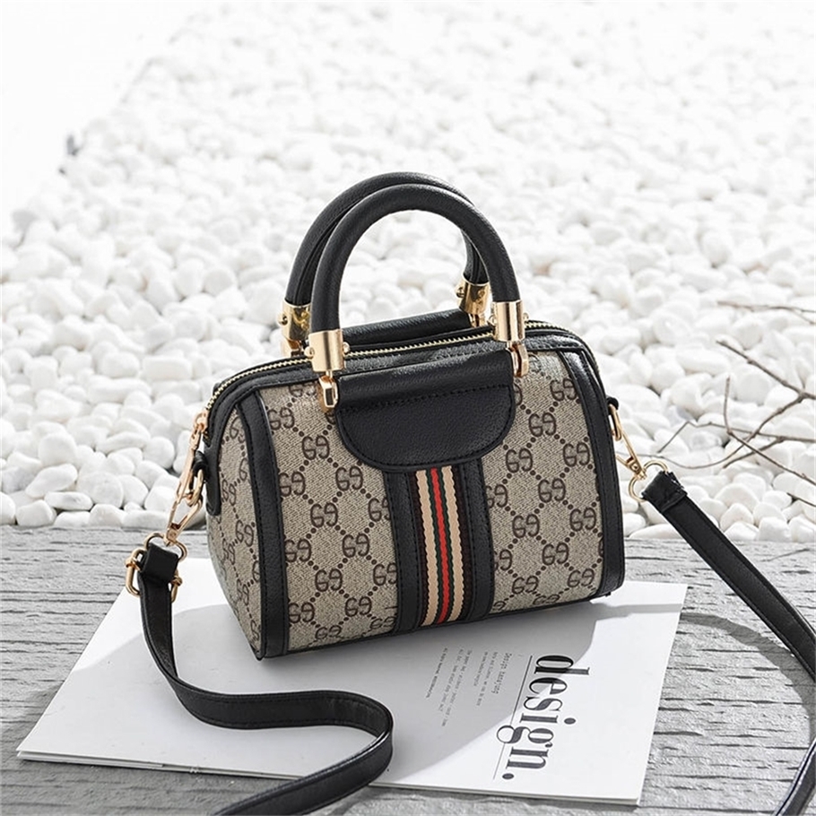 Designer Sale Small bag women's new fashion version fresh small fragrance Single Shoulder Messenger, Hemp black
Designer Sale Small bag women's new fashion version fresh small fragrance Single Shoulder Messenger, Hemp black