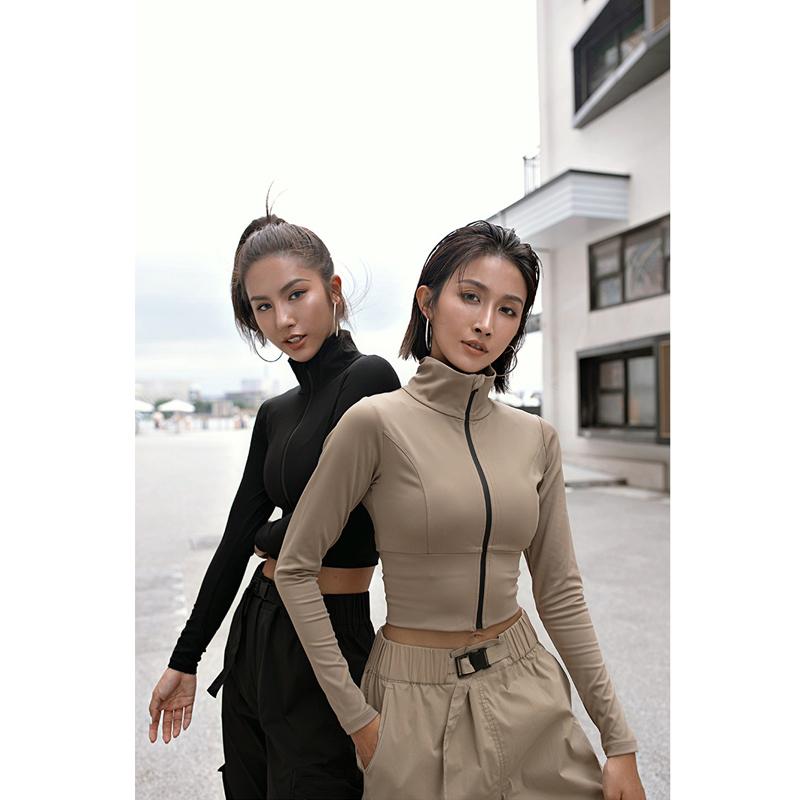 Fitness Running Jacket Women Long Sleeve Training Zipper Sports Shirt Quick Dry Jogging Crop Top Workout Sportswear, Black
Fitness Running Jacket Women Long Sleeve Training Zipper Sports Shirt Quick Dry Jogging Crop Top Workout Sportswear, Black