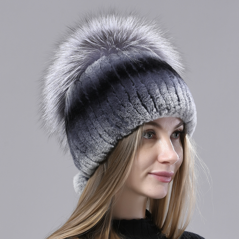 Real Malha Mulheres Inverno Natural Silver Fox fur Rex Coelho Chapus De Pele com Bolas Macias no topo do chapu elegante
Real Malha Mulheres Inverno Natural Silver Fox fur Rex Coelho Chapus De Pele com Bolas Macias no topo do chapu elegante