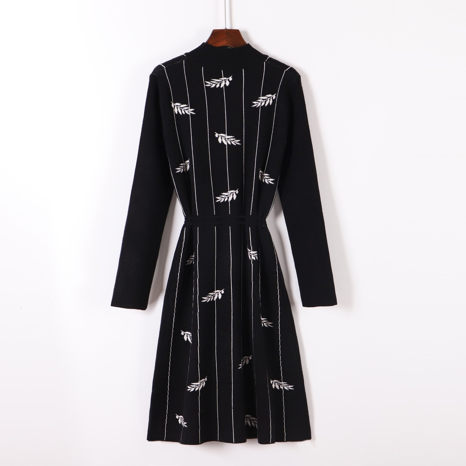 2021 New Embroidery Long Sleeve Women Sweater Winter Thick Warm a Line Dress Mid-calf Vintage Drawstring Printing Dresses U5yv, Black
2021 New Embroidery Long Sleeve Women Sweater Winter Thick Warm a Line Dress Mid-calf Vintage Drawstring Printing Dresses U5yv, Black