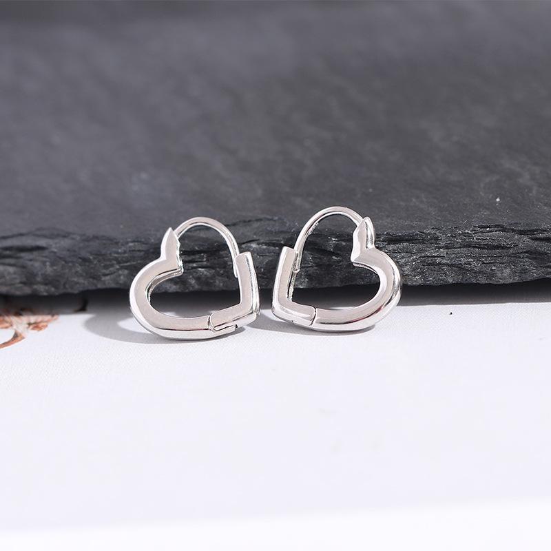 Silvology 925 Sterling Silver Heart Small Hoop Earrings Chic Minimalist Mori Style Earrings for Women Office Collocation Jewelry
Silvology 925 Sterling Silver Heart Small Hoop Earrings Chic Minimalist Mori Style Earrings for Women Office Collocation Jewelry