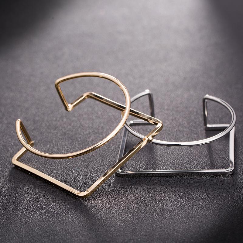 2020 New Trend Exaggerated Metal Copper Material Bracelet for Women Creative Personality Geometric Round Square Fine Jewelry
2020 New Trend Exaggerated Metal Copper Material Bracelet for Women Creative Personality Geometric Round Square Fine Jewelry