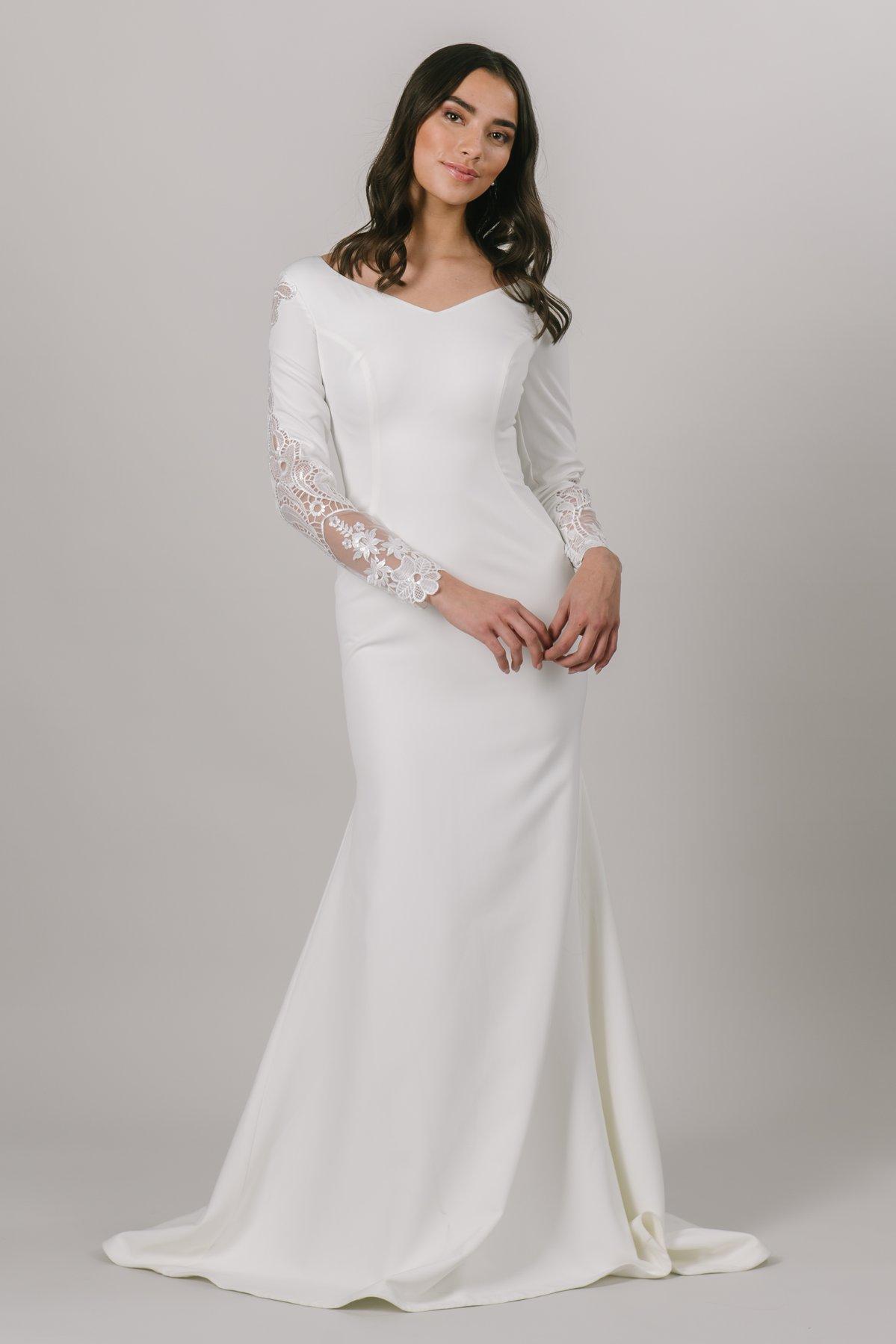 Simple Mermaid Crepe Modest Wedding Dresses With Long Sleeves V Neck Buttons Back Mermaid boho country Bridal Gowns LDS Bride Dress