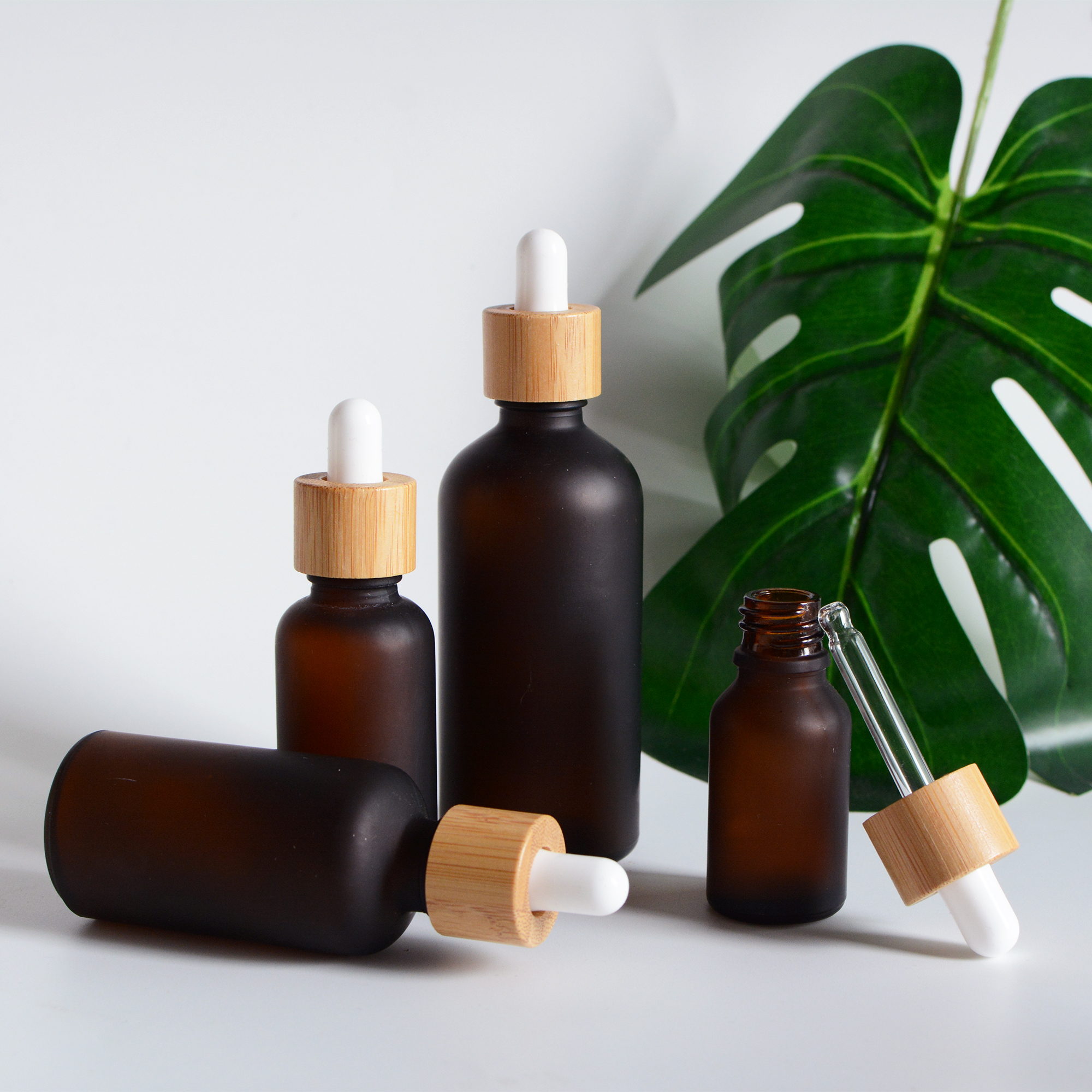 15-100ml Natural Bamboo Wooden Matte Amber Glass Essential Oil Dropper Bottles Treatment Oil Dropper Cosmetic Packaging Wholesale
15-100ml Natural Bamboo Wooden Matte Amber Glass Essential Oil Dropper Bottles Treatment Oil Dropper Cosmetic Packaging Wholesale