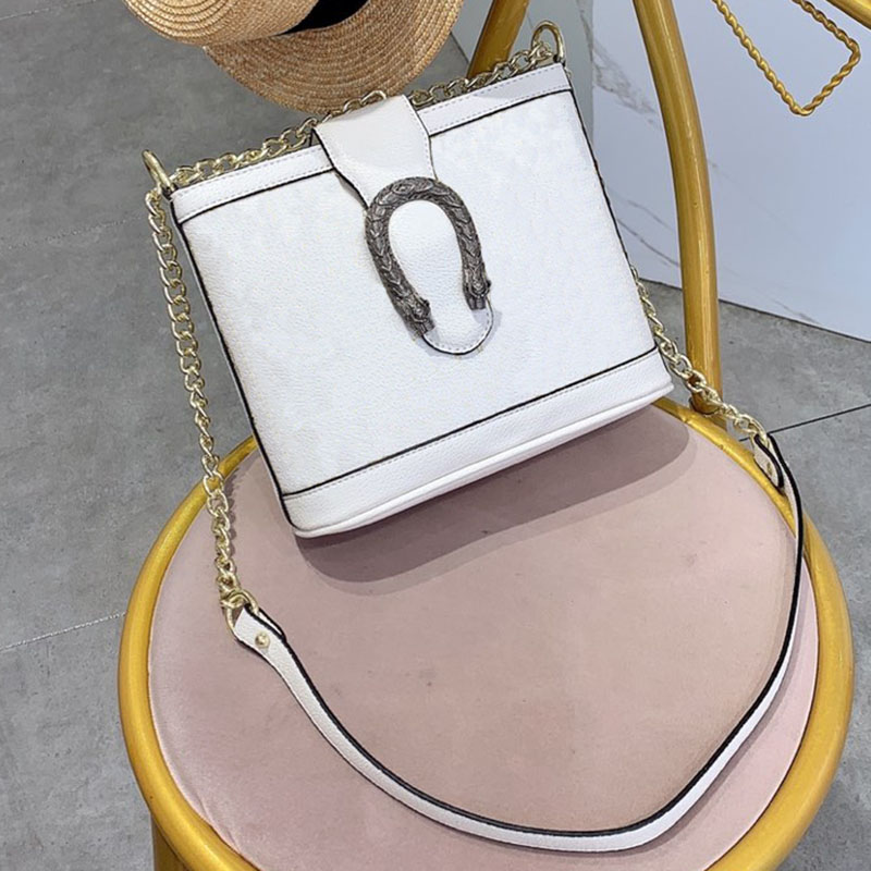 Fashion Women Embroidery Shoulder Bag Luxurys Designers Handbag High Quality Crossbody Leather Handbags Artwork Purse Wallet Coin Holder, Increase freight
Fashion Women Embroidery Shoulder Bag Luxurys Designers Handbag High Quality Crossbody Leather Handbags Artwork Purse Wallet Coin Holder, Increase freight