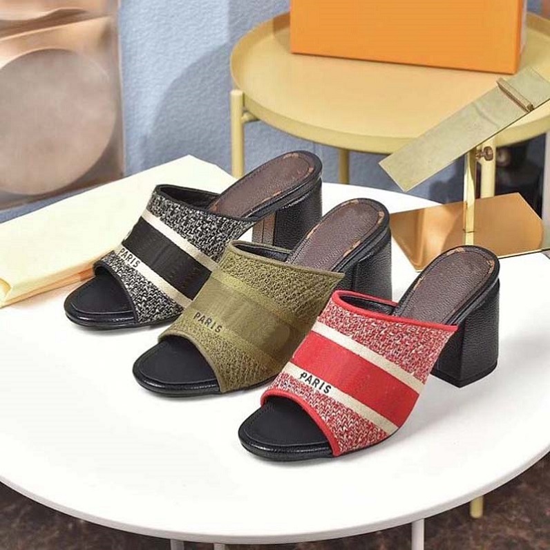 woman slippers fashion Beach Thick bottom slippers platform Alphabet lady Sandals Leather High heel slides slippers shoe10 02, Black
woman slippers fashion Beach Thick bottom slippers platform Alphabet lady Sandals Leather High heel slides slippers shoe10 02, Black