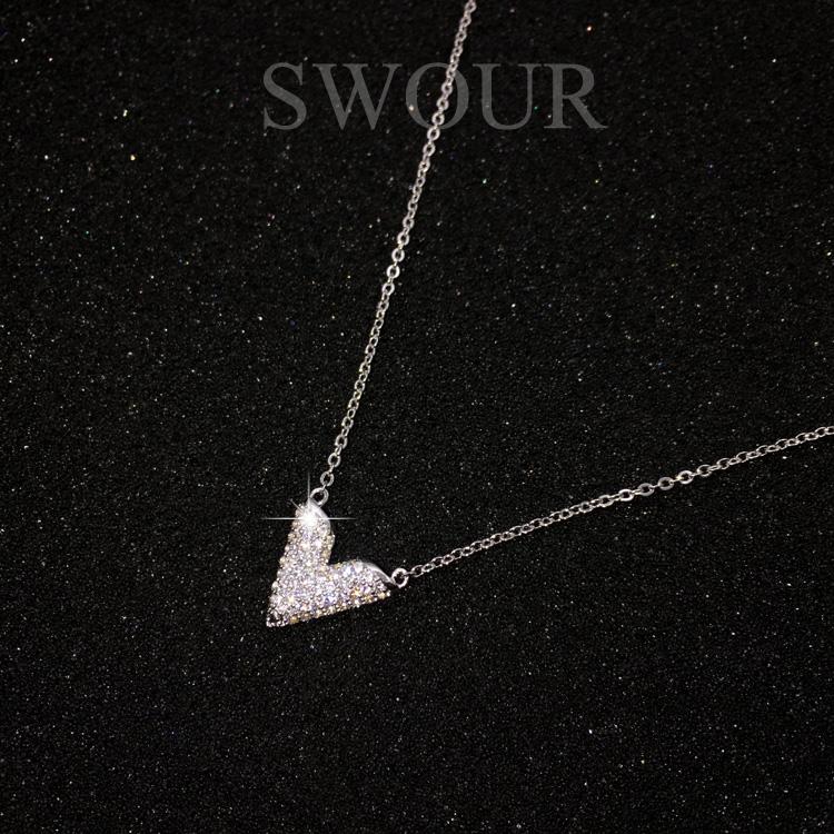 Pendant Necklaces SWOUR Fashion Jewelry White Gold Color Cubic Zircon CZ Wedding Gift V Shape Chain Necklace S313
Pendant Necklaces SWOUR Fashion Jewelry White Gold Color Cubic Zircon CZ Wedding Gift V Shape Chain Necklace S313