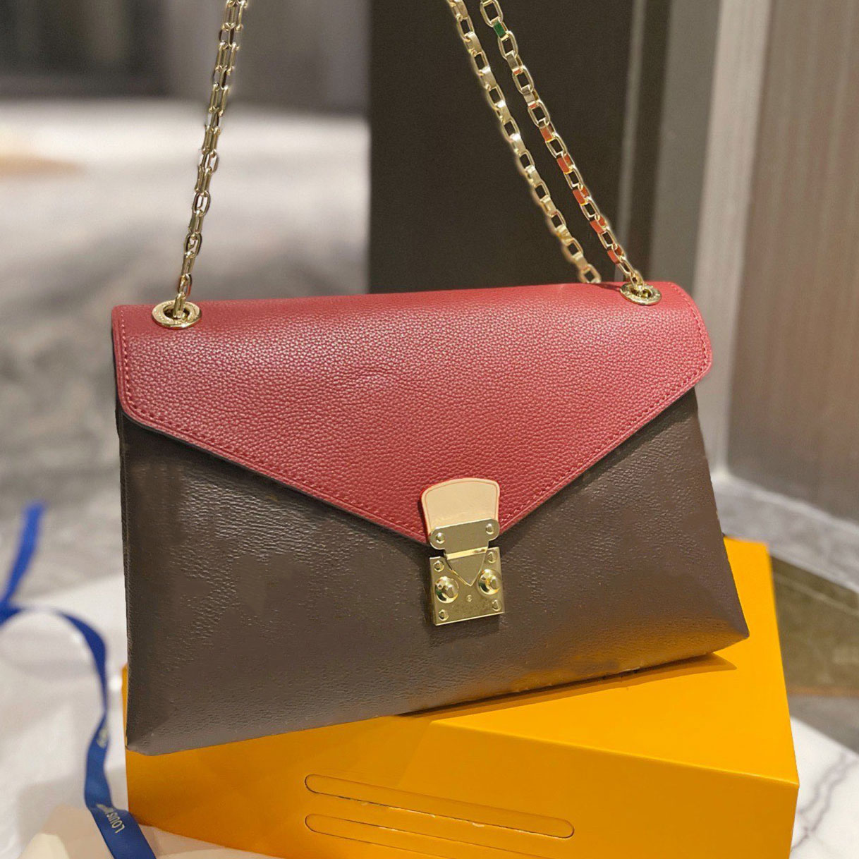 2022 High Quality Designer Luxury Handbags Purses PALLAS CHAIN Bag Women Brand Tote Flower Crossbody Bag Real Leather Shoulder Bags
2022 High Quality Designer Luxury Handbags Purses PALLAS CHAIN Bag Women Brand Tote Flower Crossbody Bag Real Leather Shoulder Bags