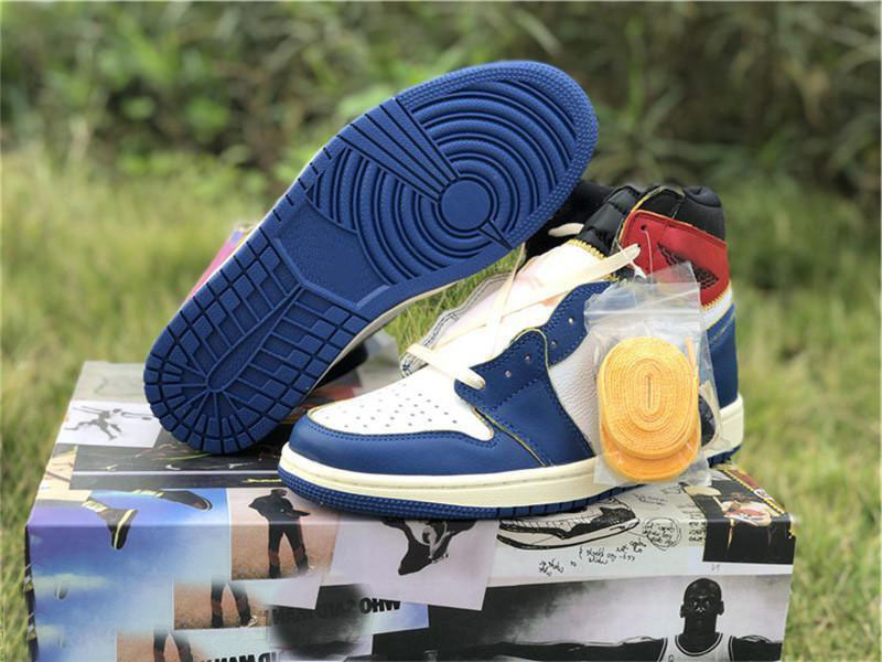 Shoes BV1300-106 UNION LA 1 HIGH OG NRG white school team red wolf gray black men BV1300-146 us, Blue stitching
Shoes BV1300-106 UNION LA 1 HIGH OG NRG white school team red wolf gray black men BV1300-146 us, Blue stitching