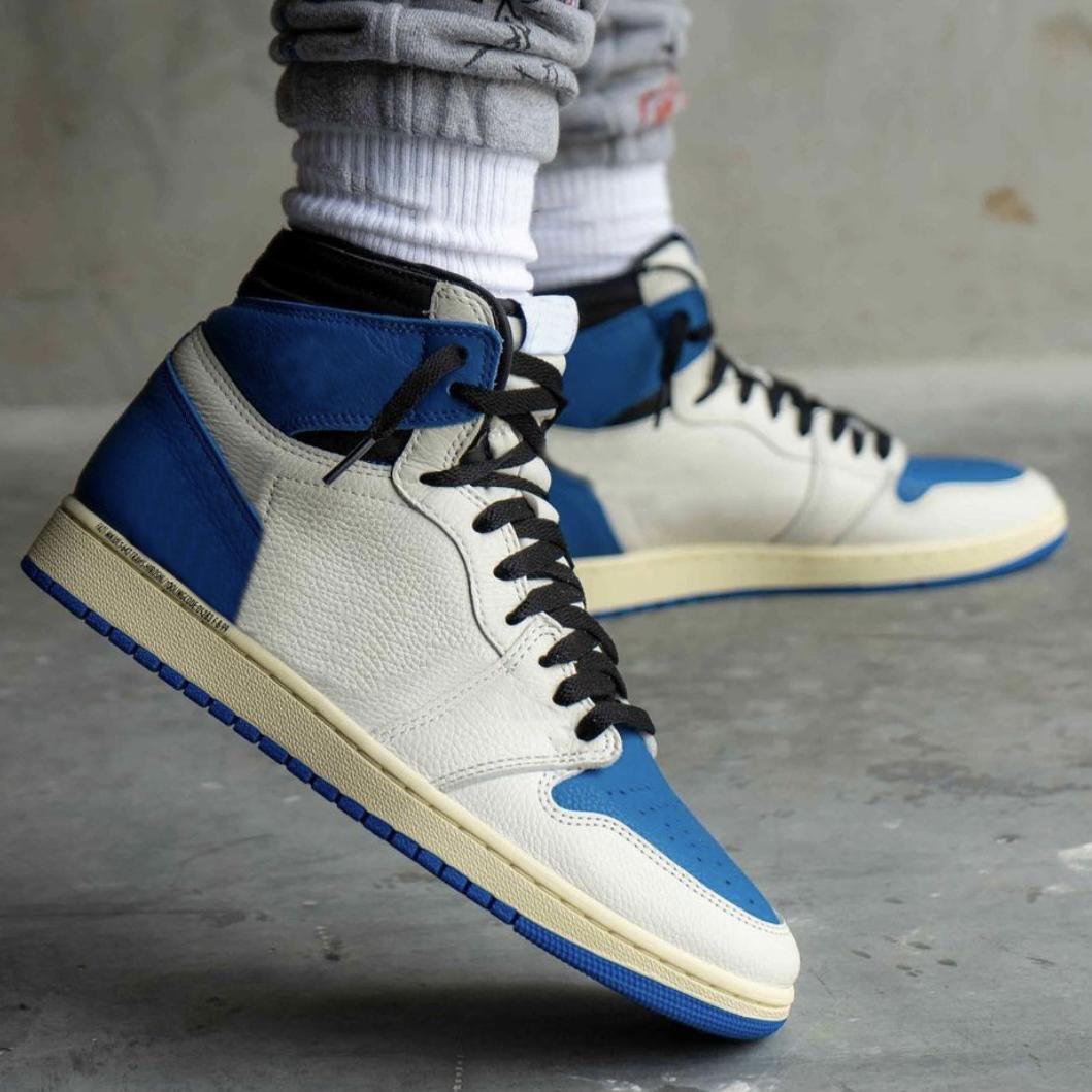 fashion blue jumpman 1s mens basketball shoes 1 Travis Scotts x fragment high low men trainers sports chaussures scarpe sneakers 36-46 with box, Color#2
fashion blue jumpman 1s mens basketball shoes 1 Travis Scotts x fragment high low men trainers sports chaussures scarpe sneakers 36-46 with box, Color#2
