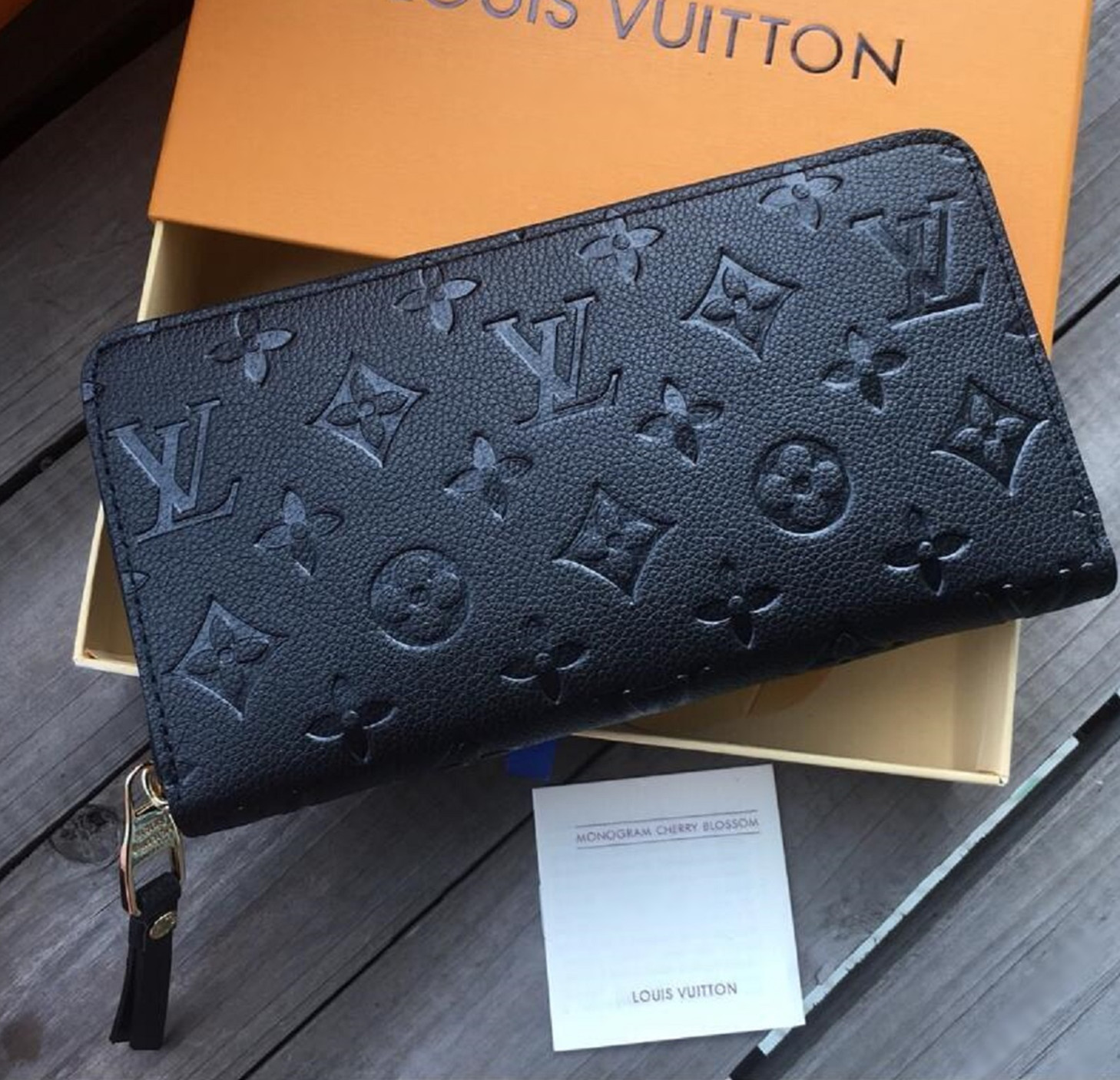 GGLVLouis
VittonYSL
VUTTON Handbags Purse Coin Women Men Shoulder Bag Brand Waist Bag BOX
GGLVLouis
VittonYSL
VUTTON Handbags Purse Coin Women Men Shoulder Bag Brand Waist Bag BOX