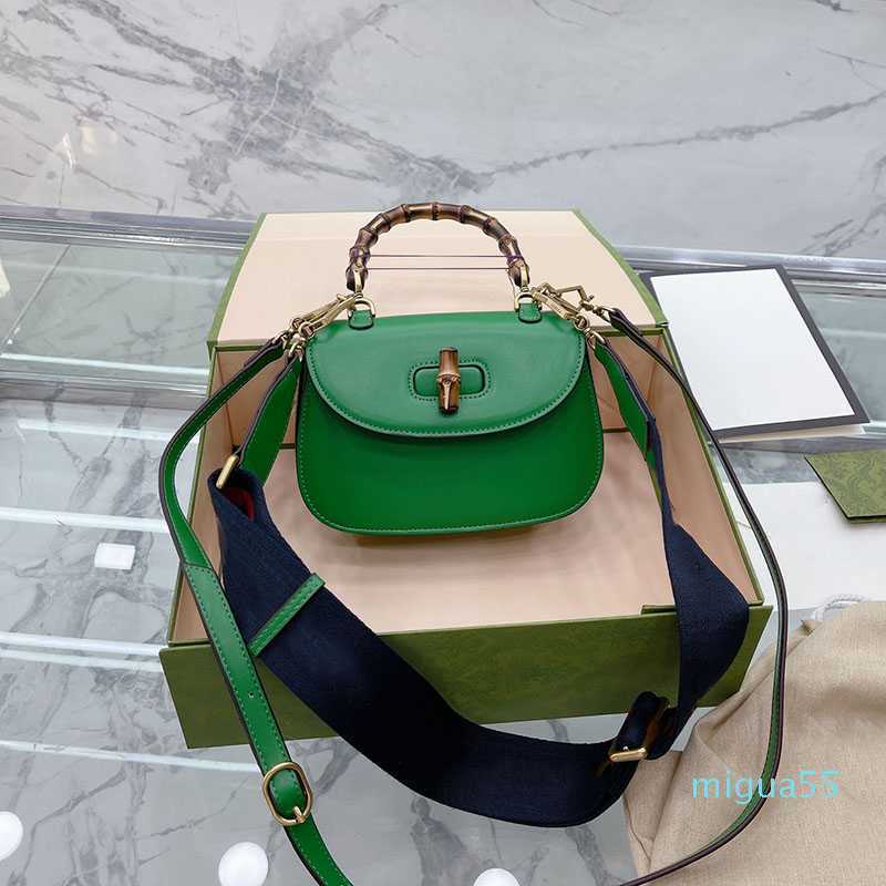 Womens Designer Turn Lock Bags Slub Button Solid Color Nylon Genuine Leather Adjustable Shoulder Strap Crossbody Capacity Luxury
Womens Designer Turn Lock Bags Slub Button Solid Color Nylon Genuine Leather Adjustable Shoulder Strap Crossbody Capacity Luxury