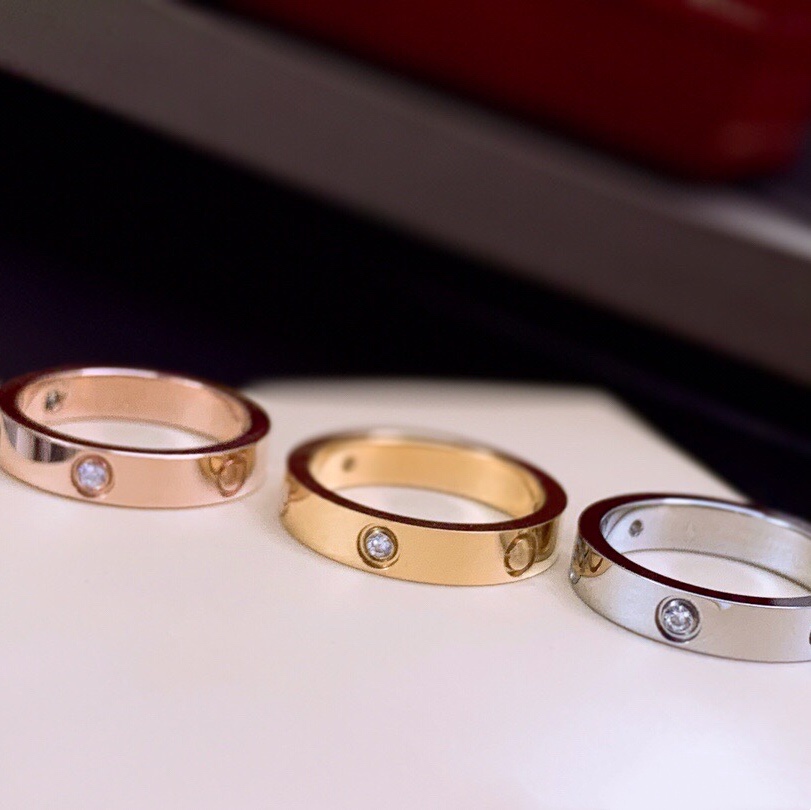 hot sale Mens Gold Love Rings with diamond luxury designer Stainless Steel Nail Silver Engagement rings for couple Lover Wedding Jewelry
hot sale Mens Gold Love Rings with diamond luxury designer Stainless Steel Nail Silver Engagement rings for couple Lover Wedding Jewelry