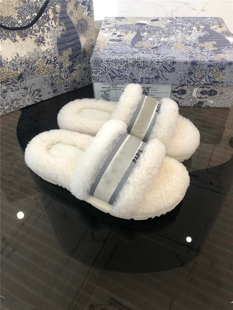 Designer Fur Slippers Women Slippers Wool Slide Winter fur Fluffy Furry letters Sandals Warm Comfortable Slides Fuzzy Girl Flip Flop, Don't pay it
Designer Fur Slippers Women Slippers Wool Slide Winter fur Fluffy Furry letters Sandals Warm Comfortable Slides Fuzzy Girl Flip Flop, Don't pay it