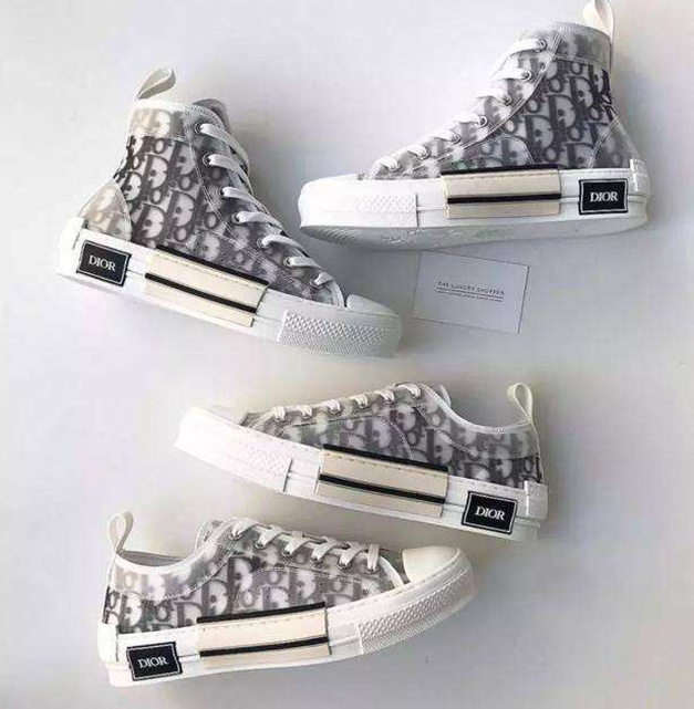19SS Cònvèrsè Dìòr B23 Paris Homme KÃWS Kim Jones B24 High-Top oblique Casual for men women Luxury Designer Triple S Sneakers canvas Shoes
19SS Cònvèrsè Dìòr B23 Paris Homme KÃWS Kim Jones B24 High-Top oblique Casual for men women Luxury Designer Triple S Sneakers canvas Shoes
