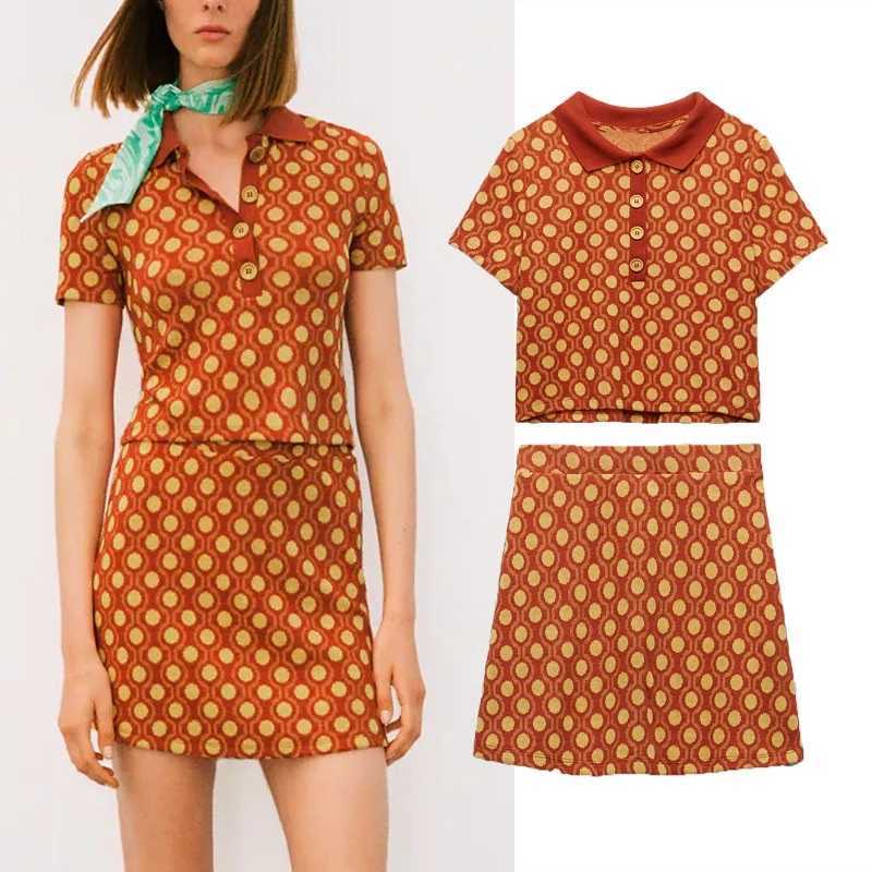Za Geometric Print Summer Shirt Women Short Sleeve Vintage Front Button Casual Blouse Female Fashion Streetwear Fit Top 210602
Za Geometric Print Summer Shirt Women Short Sleeve Vintage Front Button Casual Blouse Female Fashion Streetwear Fit Top 210602