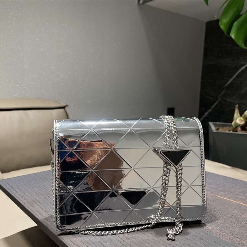 Designer Bags 2021 fashion original single chain Crossbody Bag women handbags high quality 4 colors 19 * 10cm with box, Grey
Designer Bags 2021 fashion original single chain Crossbody Bag women handbags high quality 4 colors 19 * 10cm with box, Grey