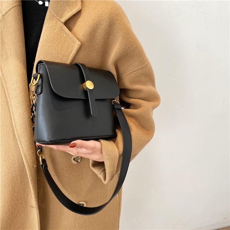 Fashion Shoulder Bag Female Crossbody Handbag Messenger Flap Chain Luxury Women, Coffee
Fashion Shoulder Bag Female Crossbody Handbag Messenger Flap Chain Luxury Women, Coffee