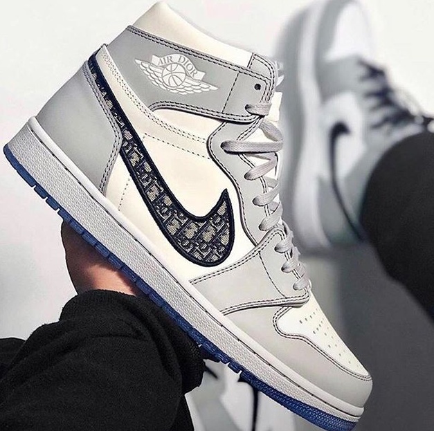 2020 air 1 Baskets Paris Homme Racer AJ oblique 03111 Basketball Casual Trainers Luxury Designer Triple S Sneakers Shoes
2020 air 1 Baskets Paris Homme Racer AJ oblique 03111 Basketball Casual Trainers Luxury Designer Triple S Sneakers Shoes