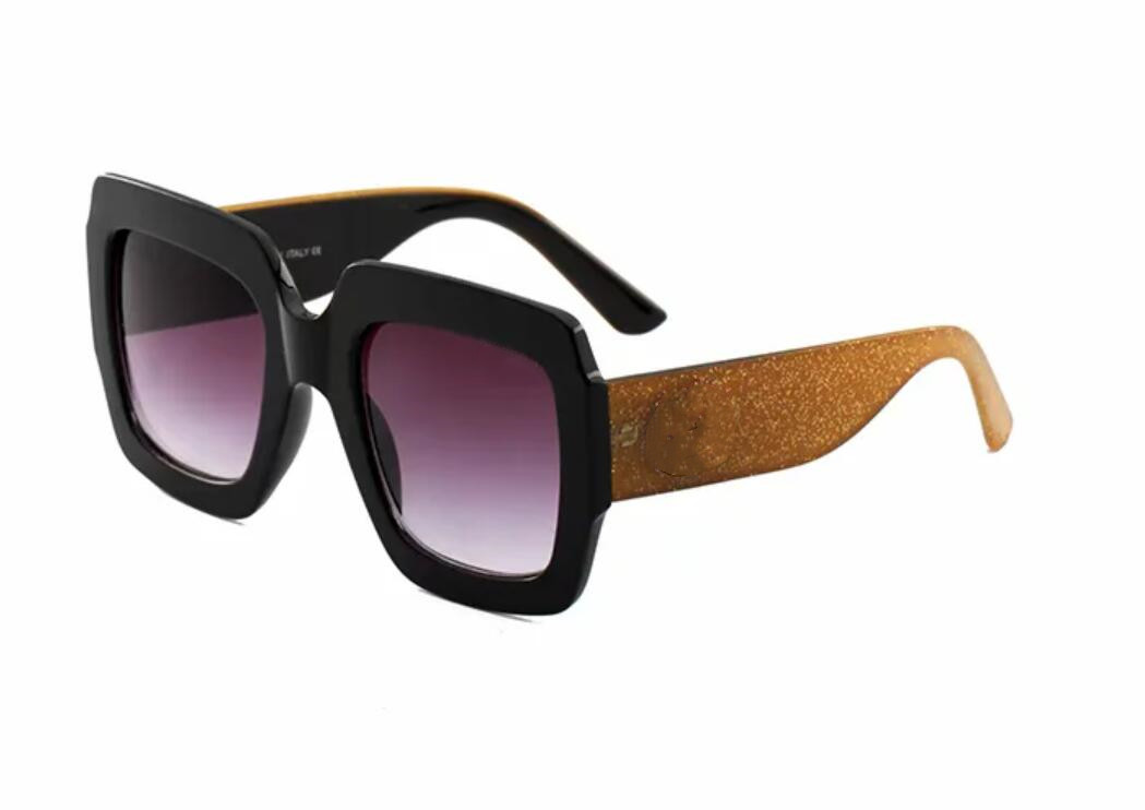 Luxury Desinger Square Sunglasses with Stamp UV400 Full Frame Sunglasses for Women Men Fashion Accessories High Quality F621
Luxury Desinger Square Sunglasses with Stamp UV400 Full Frame Sunglasses for Women Men Fashion Accessories High Quality F621