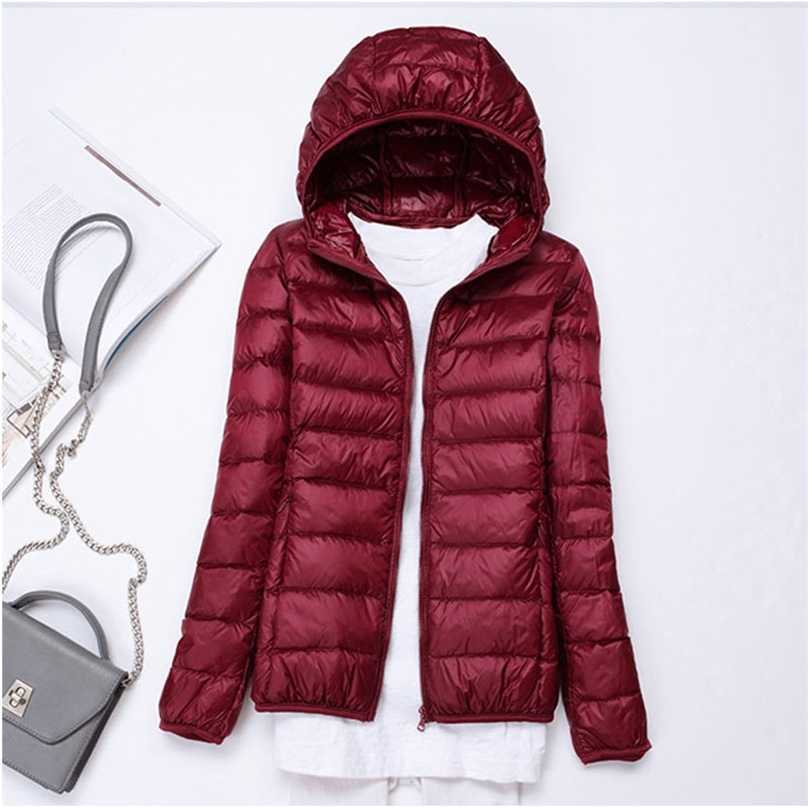 Ultra Light Down Jacket Women Slim Solid Hooded Plus Size White Duck Coat Winter Female Warm Short Outerwear Clothing 210525
Ultra Light Down Jacket Women Slim Solid Hooded Plus Size White Duck Coat Winter Female Warm Short Outerwear Clothing 210525