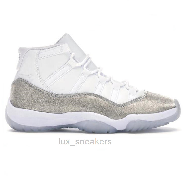 11 WMNS Metallic Silver Women Men Basketball Shoes Sneakers Jumpman 11s White Vast Grey Glitter Basket Ball Sport With Box Size 13
11 WMNS Metallic Silver Women Men Basketball Shoes Sneakers Jumpman 11s White Vast Grey Glitter Basket Ball Sport With Box Size 13