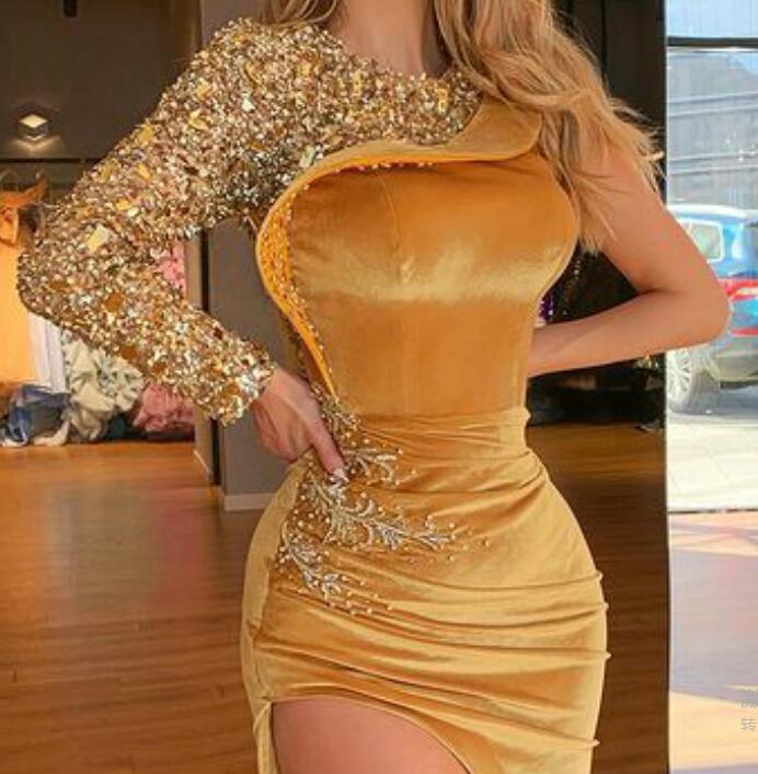 Aso Ebi 2021 Arabic Gold Sparkly Velvet Evening Dresses Beaded Crystals Prom Dresses High Split Formal Party Second Reception Gowns ZJ467
