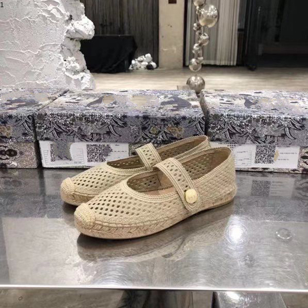 Dio High quality flat bottom casual round head womens single shoes embroidery hollow out fishermans original package size 35-41
Dio High quality flat bottom casual round head womens single shoes embroidery hollow out fishermans original package size 35-41