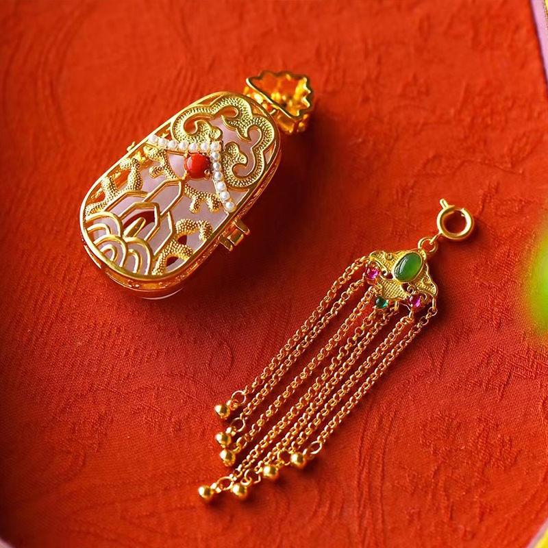 Chains Ancient Gold Craftsmanship Tassel Natural Hetian Jade Can Open Long Sachet Pendant Necklace Temperament Ladies Jewelry, Silver
Chains Ancient Gold Craftsmanship Tassel Natural Hetian Jade Can Open Long Sachet Pendant Necklace Temperament Ladies Jewelry, Silver