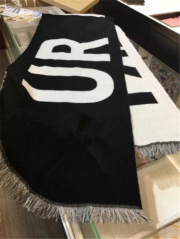 Winter 2021 new cashmere scarves for men and women, high quality designer fashion large letters atmosphere elegant warm long towel 188*30cm, Blue;gray
Winter 2021 new cashmere scarves for men and women, high quality designer fashion large letters atmosphere elegant warm long towel 188*30cm, Blue;gray